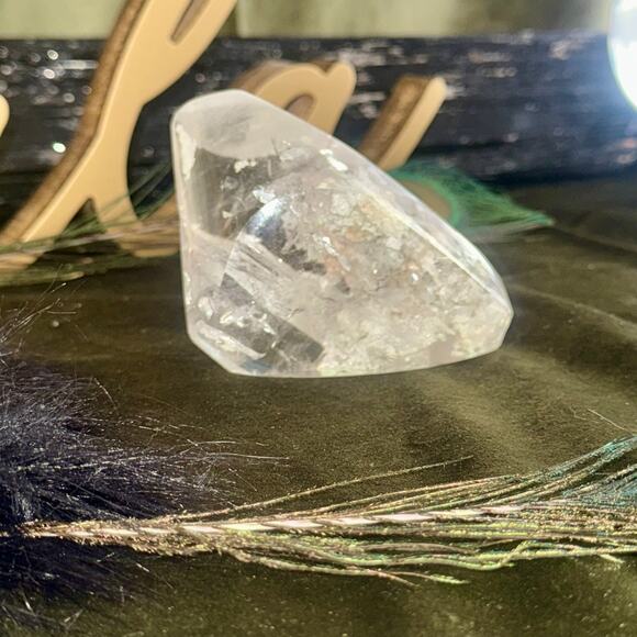 Premier Brazilian Clear Quartz Showcase Piece – 368 g, 4.5″ × 3″ - Picture 7 of 7